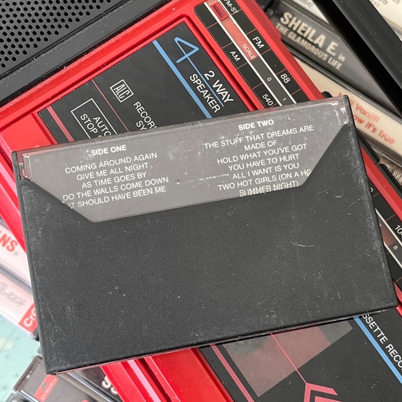 Vintage 1987 Carly Simon Coming Around Again Cassette Tape - Picture 2 of 4